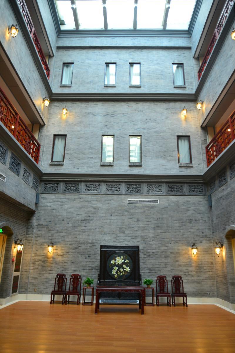 Palace 4*